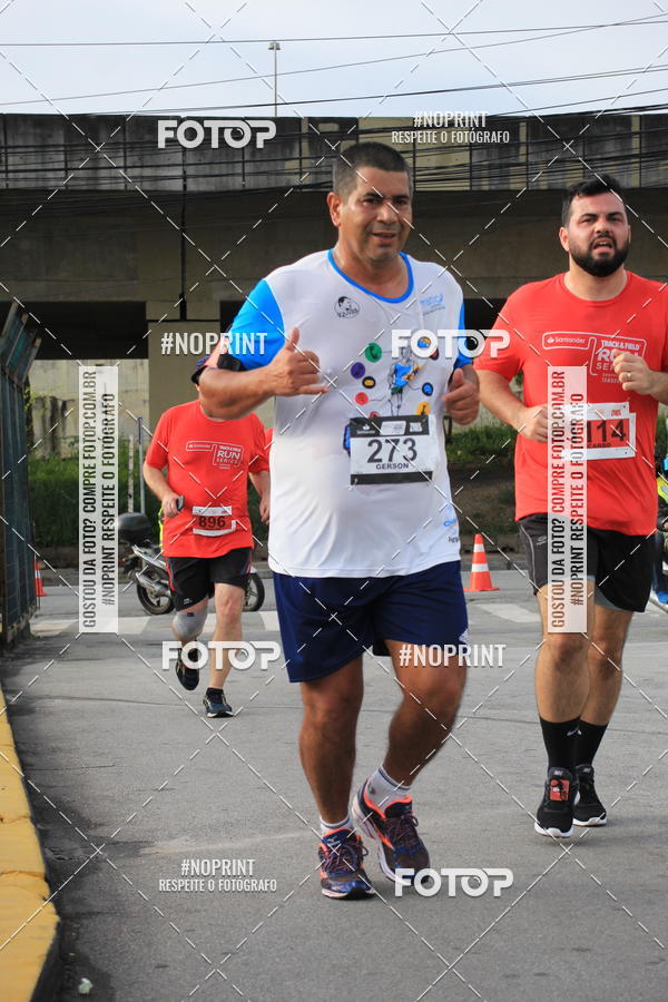 Buy your photos of the eventSantander Track & Field Run Series - Shopping Tambor on Fotop