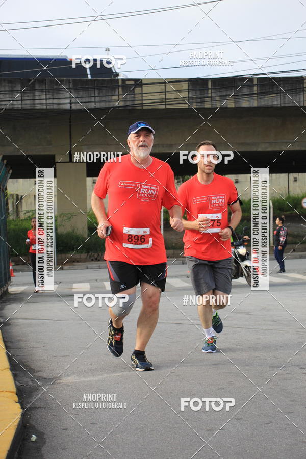 Buy your photos of the eventSantander Track & Field Run Series - Shopping Tambor on Fotop