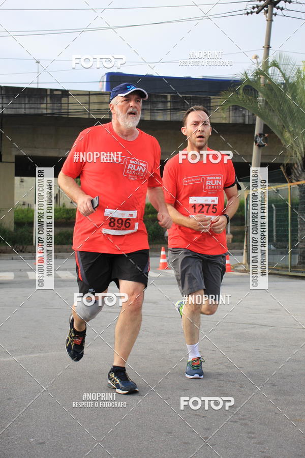 Buy your photos of the eventSantander Track & Field Run Series - Shopping Tambor on Fotop