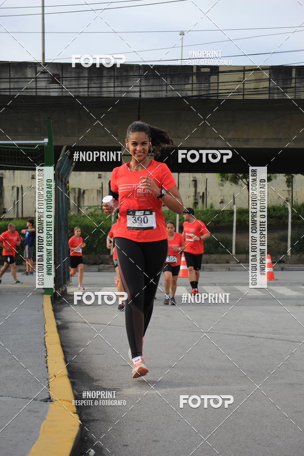 Buy your photos of the eventSantander Track & Field Run Series - Shopping Tambor on Fotop