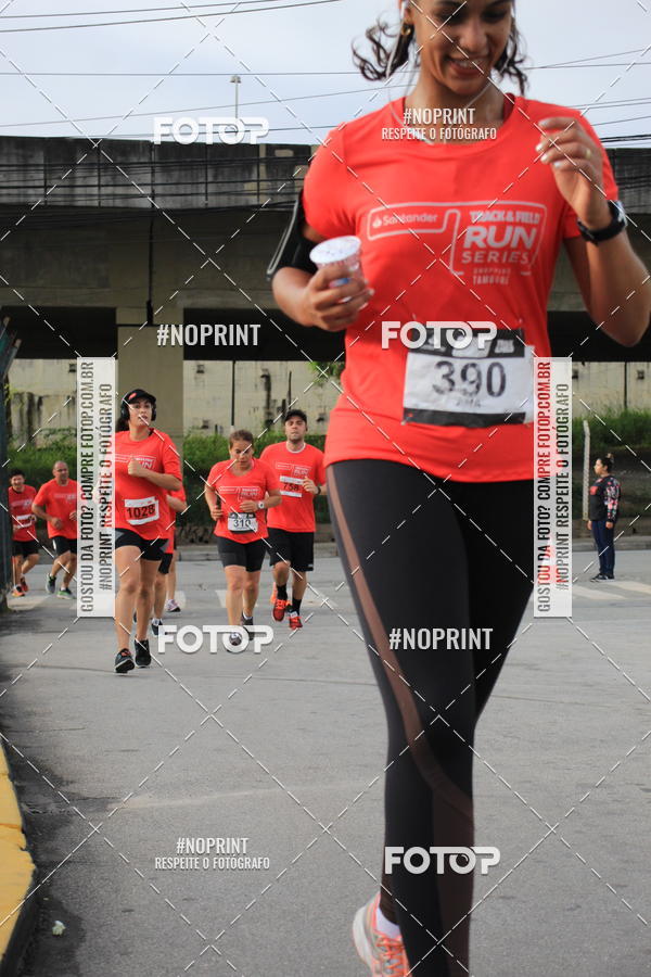 Buy your photos of the eventSantander Track & Field Run Series - Shopping Tambor on Fotop