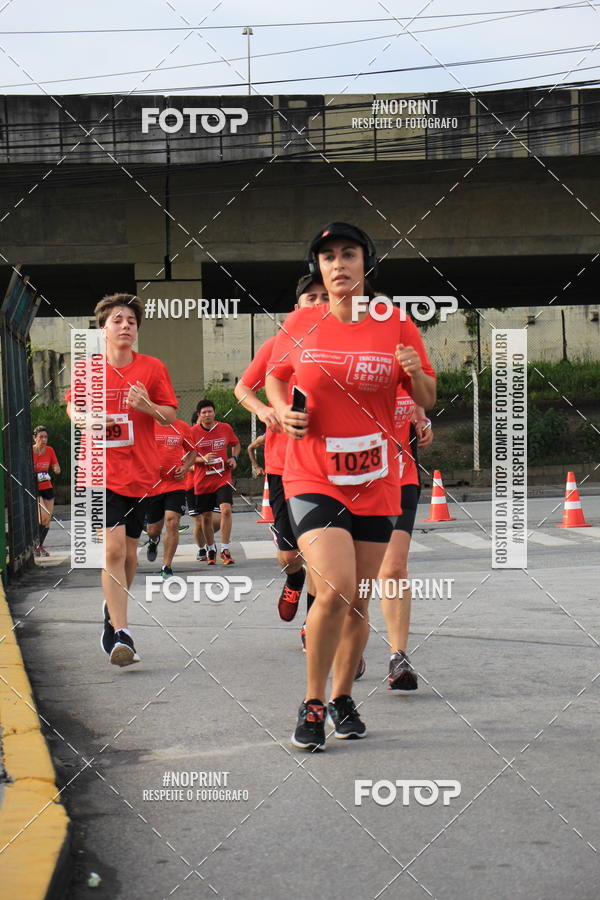 Buy your photos of the eventSantander Track & Field Run Series - Shopping Tambor on Fotop