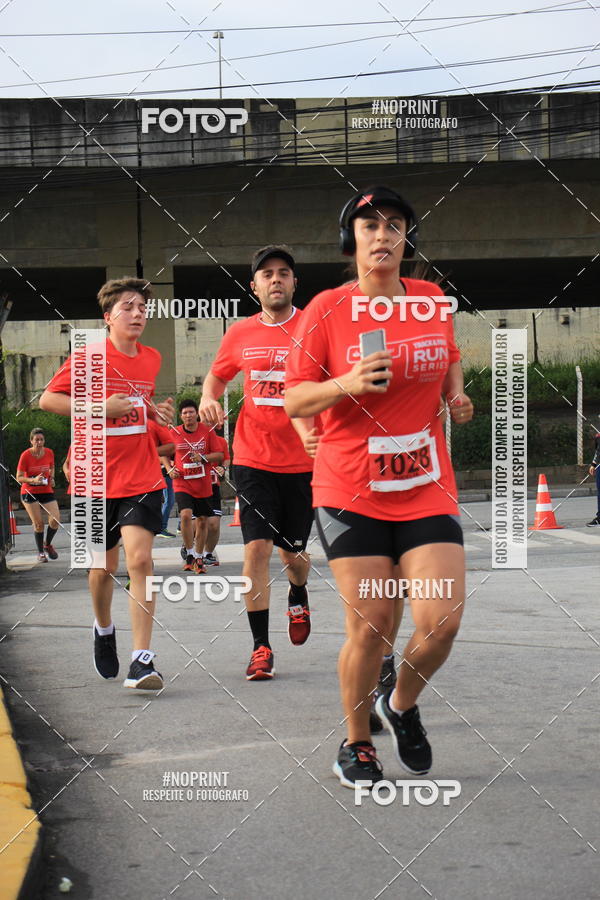 Buy your photos of the eventSantander Track & Field Run Series - Shopping Tambor on Fotop