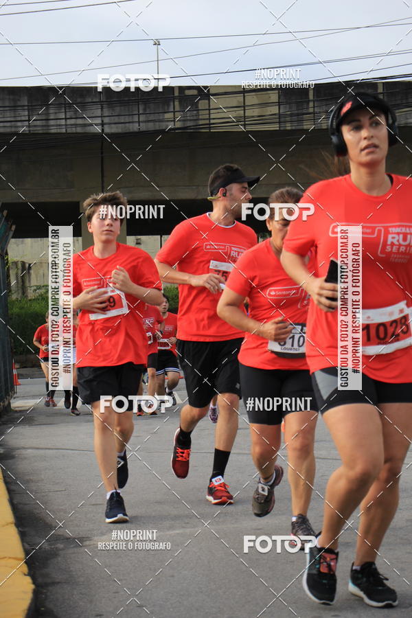 Buy your photos of the eventSantander Track & Field Run Series - Shopping Tambor on Fotop