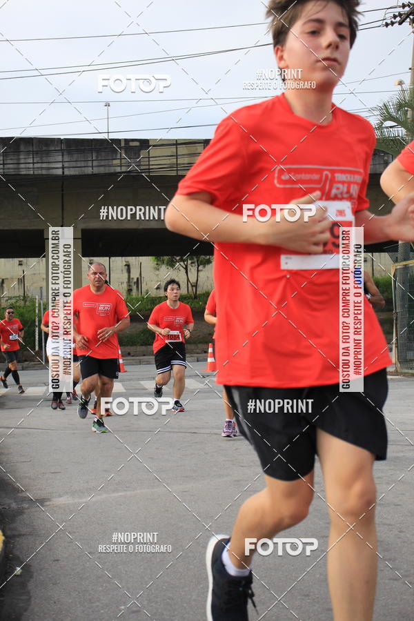 Buy your photos of the eventSantander Track & Field Run Series - Shopping Tambor on Fotop