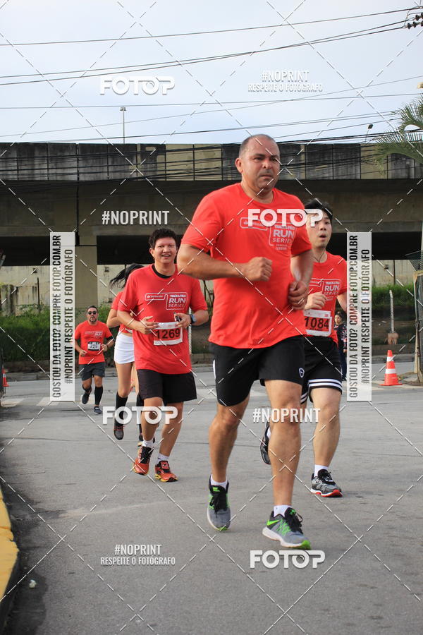 Buy your photos of the eventSantander Track & Field Run Series - Shopping Tambor on Fotop