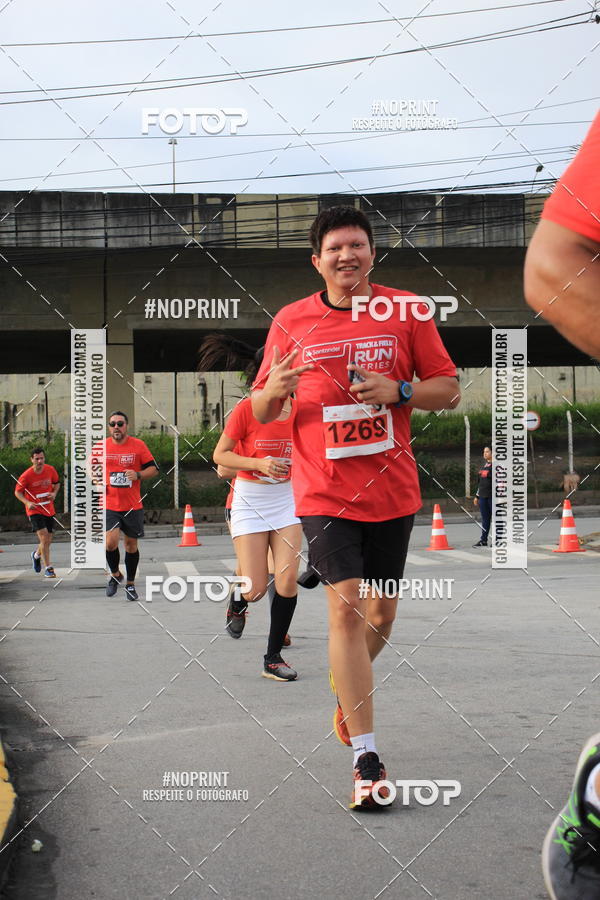 Buy your photos of the eventSantander Track & Field Run Series - Shopping Tambor on Fotop