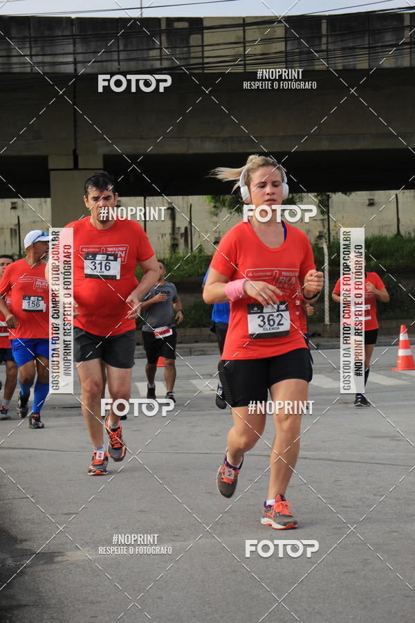 Buy your photos of the eventSantander Track & Field Run Series - Shopping Tambor on Fotop