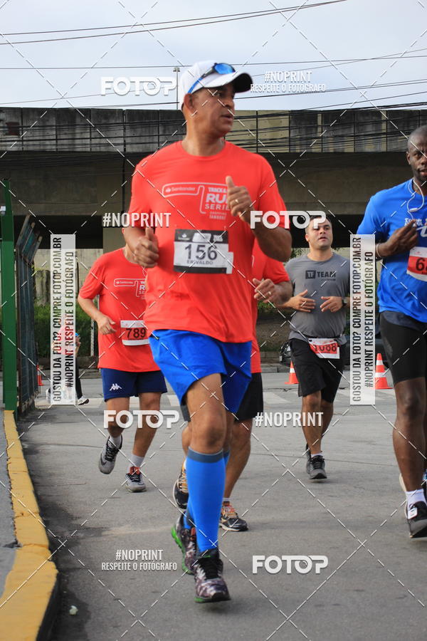 Buy your photos of the eventSantander Track & Field Run Series - Shopping Tambor on Fotop