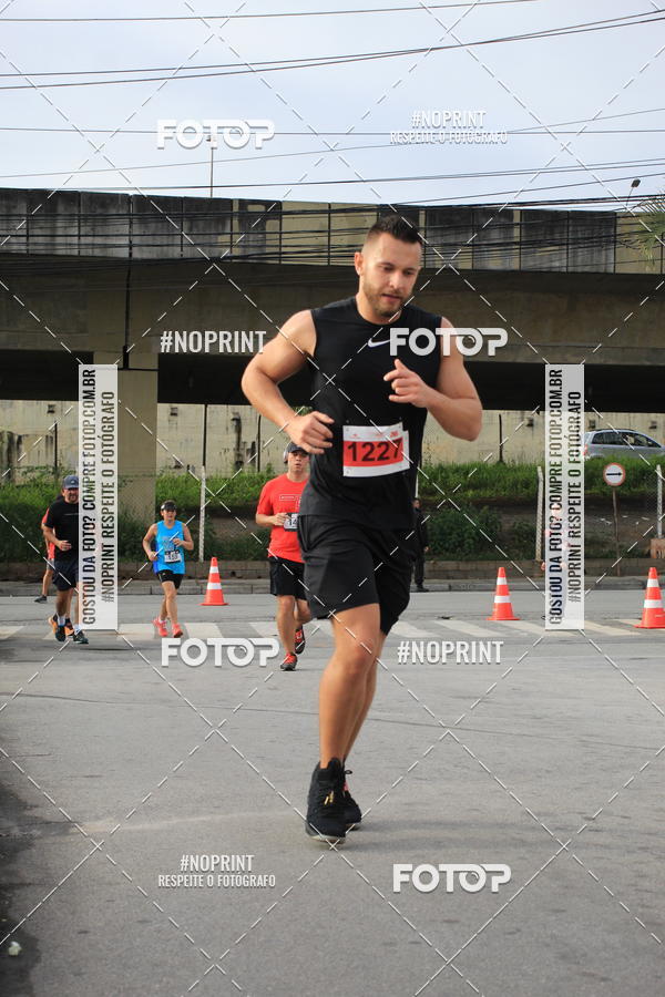 Buy your photos of the eventSantander Track & Field Run Series - Shopping Tambor on Fotop