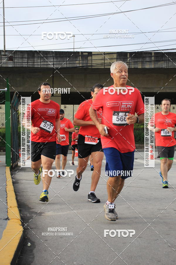 Buy your photos of the eventSantander Track & Field Run Series - Shopping Tambor on Fotop