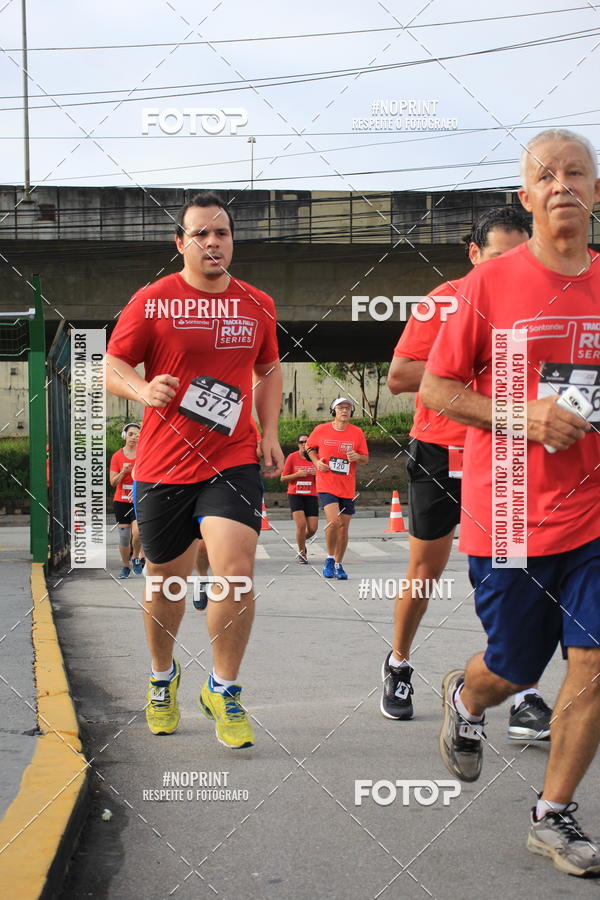 Buy your photos of the eventSantander Track & Field Run Series - Shopping Tambor on Fotop