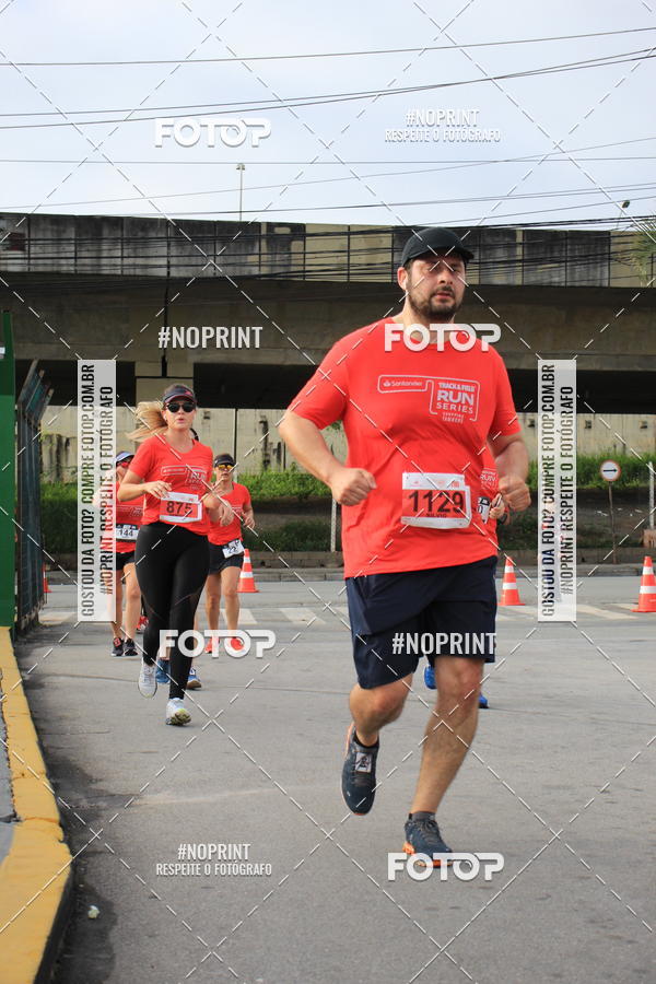 Buy your photos of the eventSantander Track & Field Run Series - Shopping Tambor on Fotop