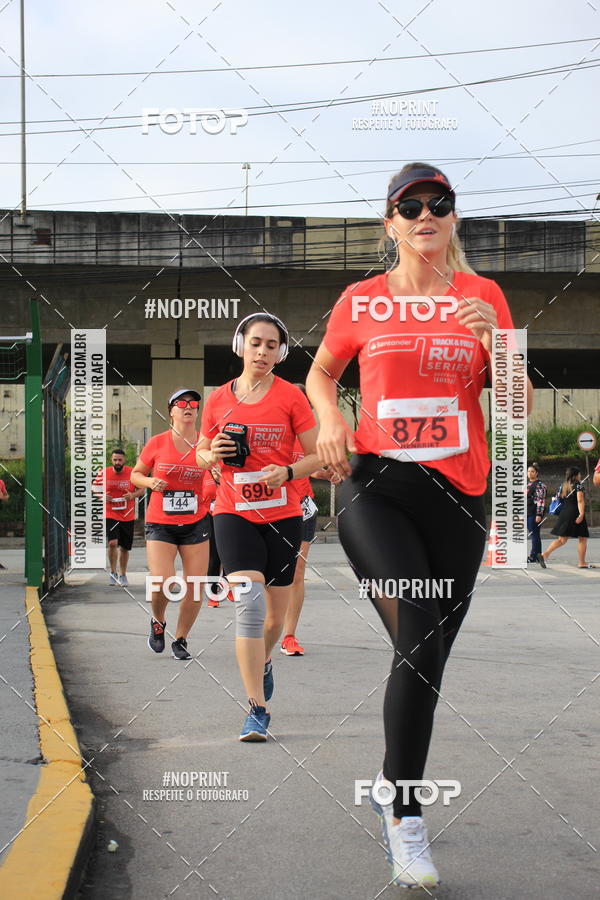 Buy your photos of the eventSantander Track & Field Run Series - Shopping Tambor on Fotop