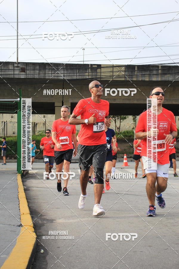 Buy your photos of the eventSantander Track & Field Run Series - Shopping Tambor on Fotop
