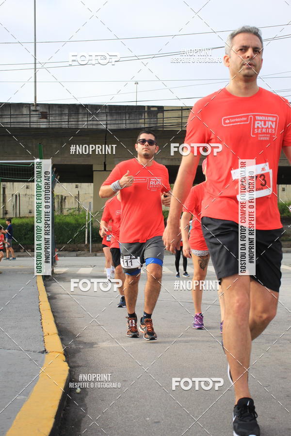 Buy your photos of the eventSantander Track & Field Run Series - Shopping Tambor on Fotop