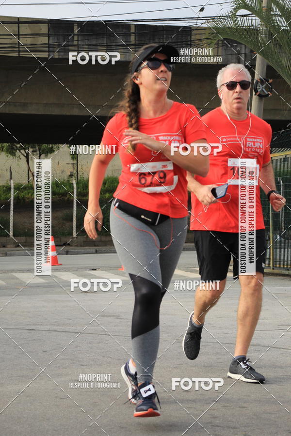Buy your photos of the eventSantander Track & Field Run Series - Shopping Tambor on Fotop