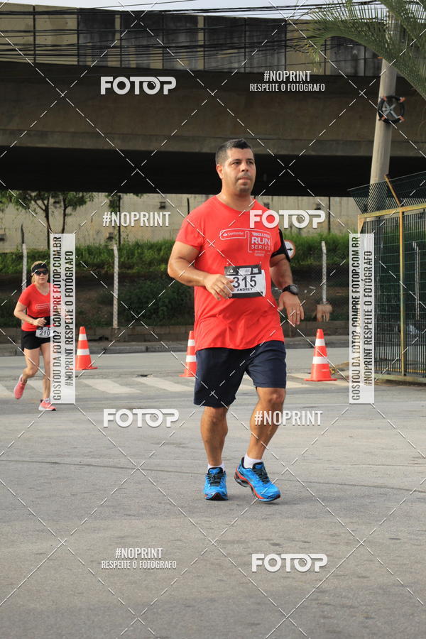 Buy your photos of the eventSantander Track & Field Run Series - Shopping Tambor on Fotop