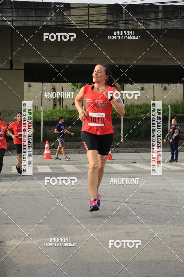 Buy your photos of the eventSantander Track & Field Run Series - Shopping Tambor on Fotop