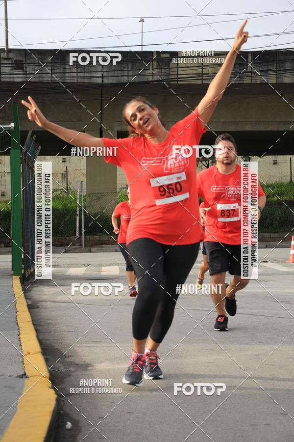 Buy your photos of the eventSantander Track & Field Run Series - Shopping Tambor on Fotop