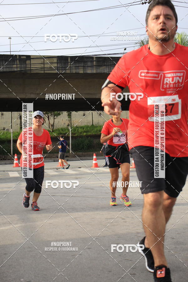 Buy your photos of the eventSantander Track & Field Run Series - Shopping Tambor on Fotop