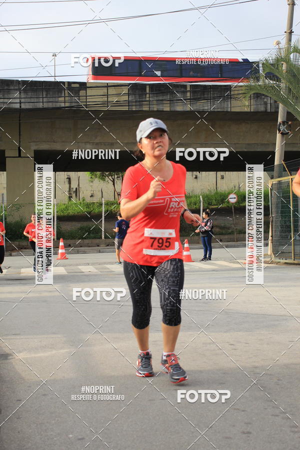 Buy your photos of the eventSantander Track & Field Run Series - Shopping Tambor on Fotop