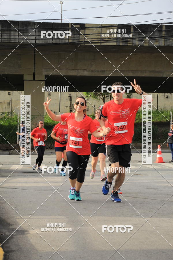 Buy your photos of the eventSantander Track & Field Run Series - Shopping Tambor on Fotop