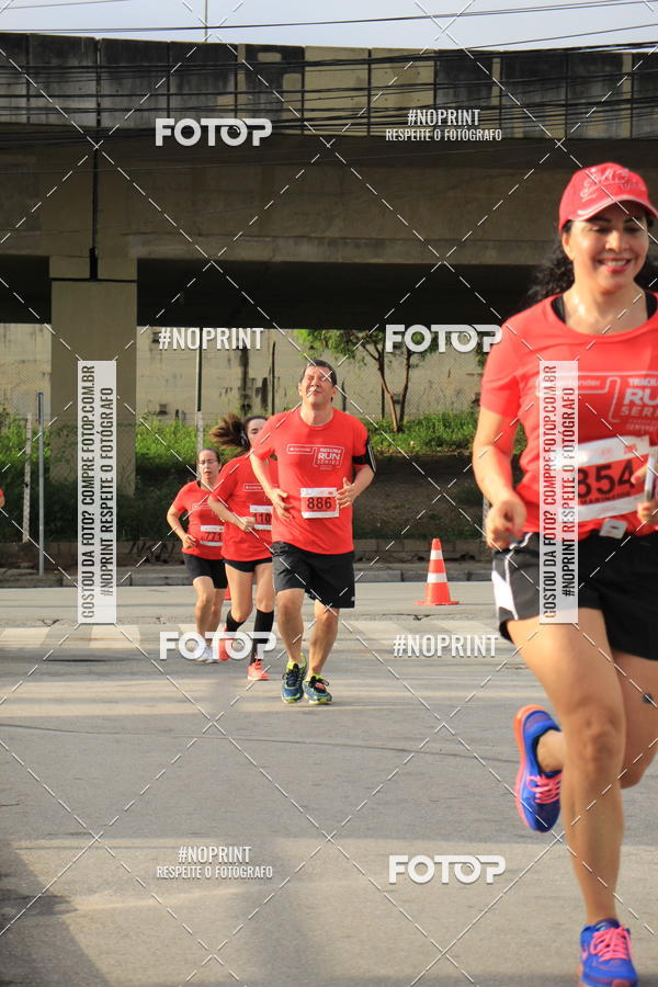 Buy your photos of the eventSantander Track & Field Run Series - Shopping Tambor on Fotop