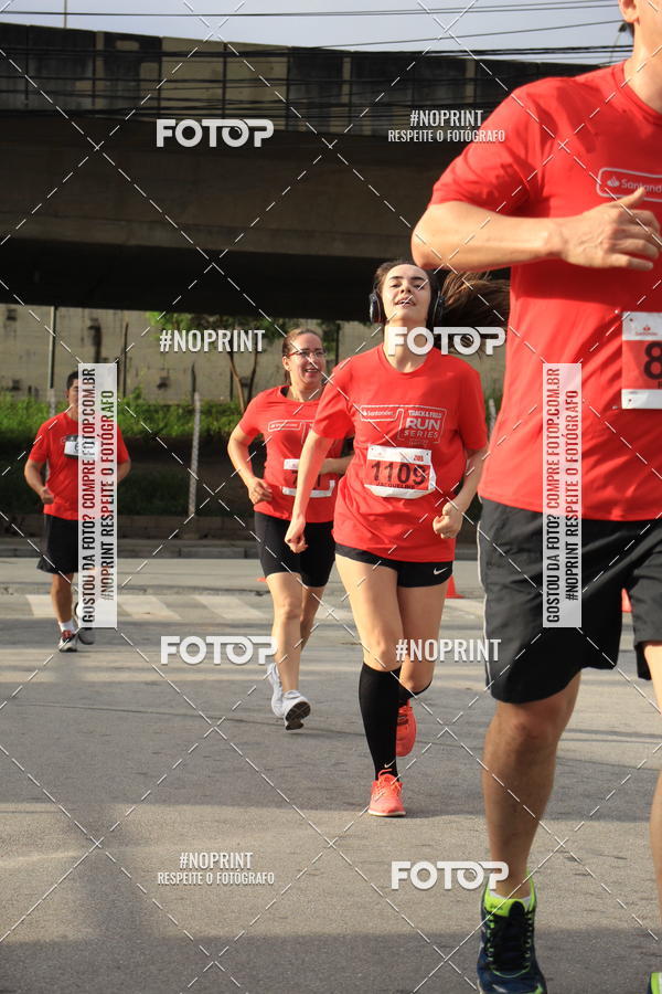 Buy your photos of the eventSantander Track & Field Run Series - Shopping Tambor on Fotop