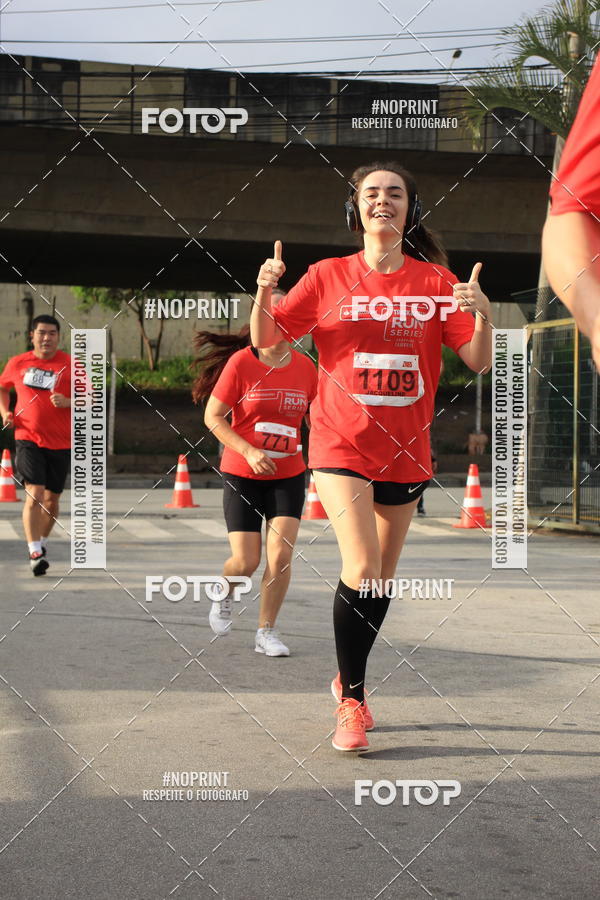 Buy your photos of the eventSantander Track & Field Run Series - Shopping Tambor on Fotop
