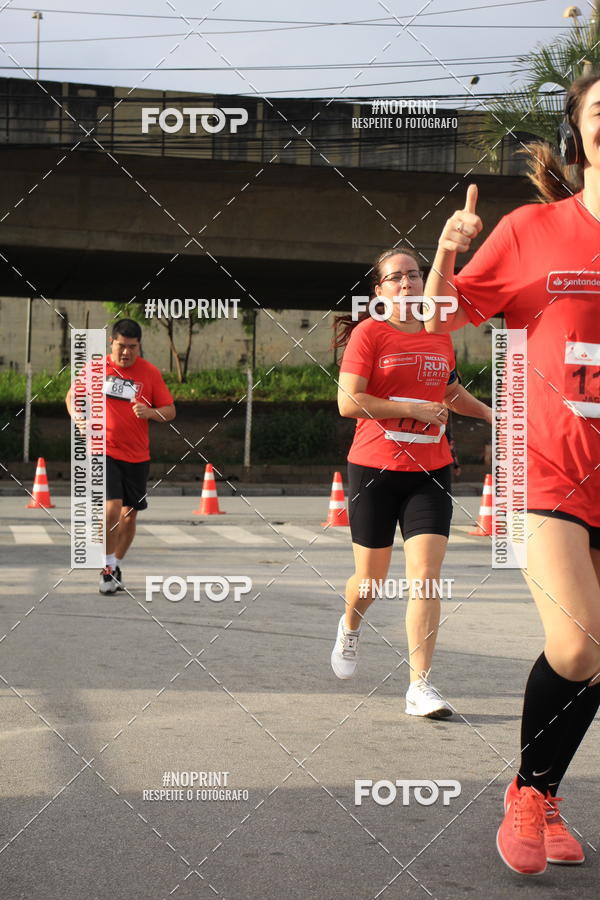 Buy your photos of the eventSantander Track & Field Run Series - Shopping Tambor on Fotop