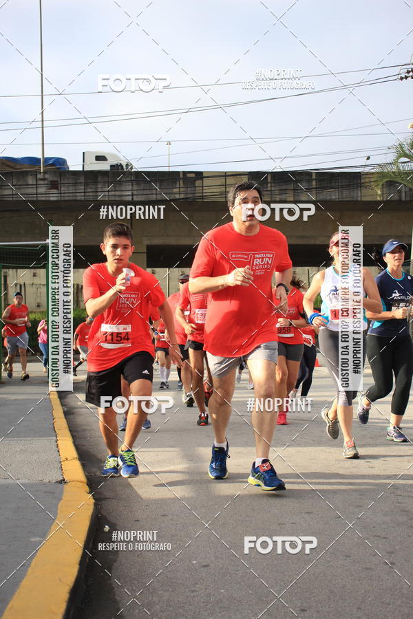 Buy your photos of the eventSantander Track & Field Run Series - Shopping Tambor on Fotop