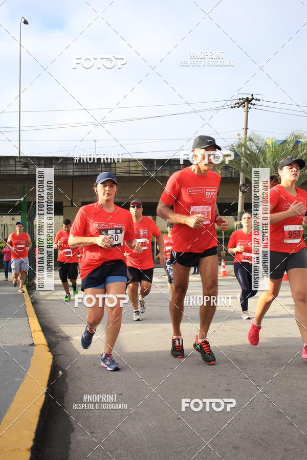 Buy your photos of the eventSantander Track & Field Run Series - Shopping Tambor on Fotop