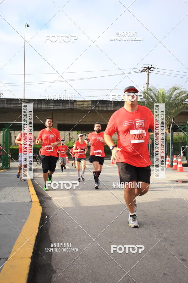 Buy your photos of the eventSantander Track & Field Run Series - Shopping Tambor on Fotop