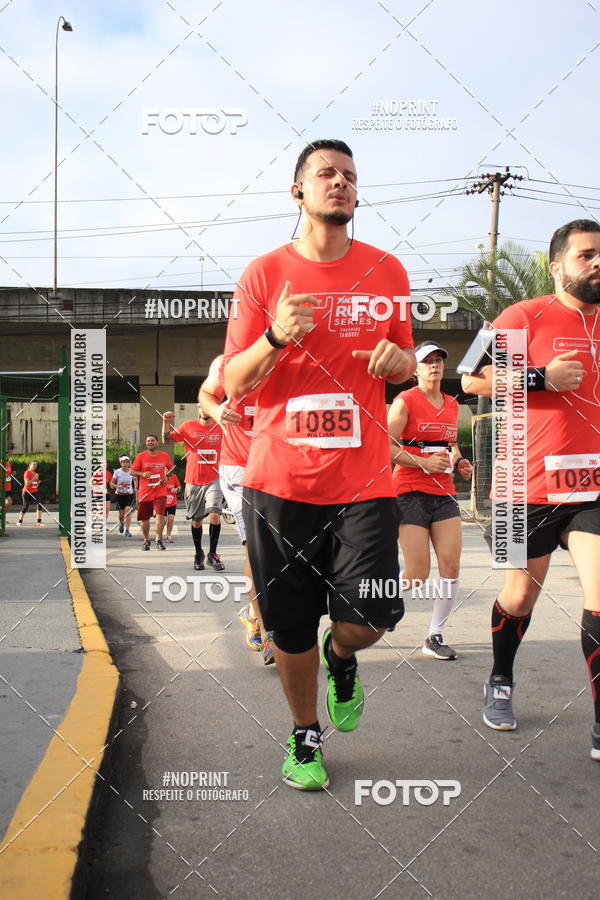 Buy your photos of the eventSantander Track & Field Run Series - Shopping Tambor on Fotop