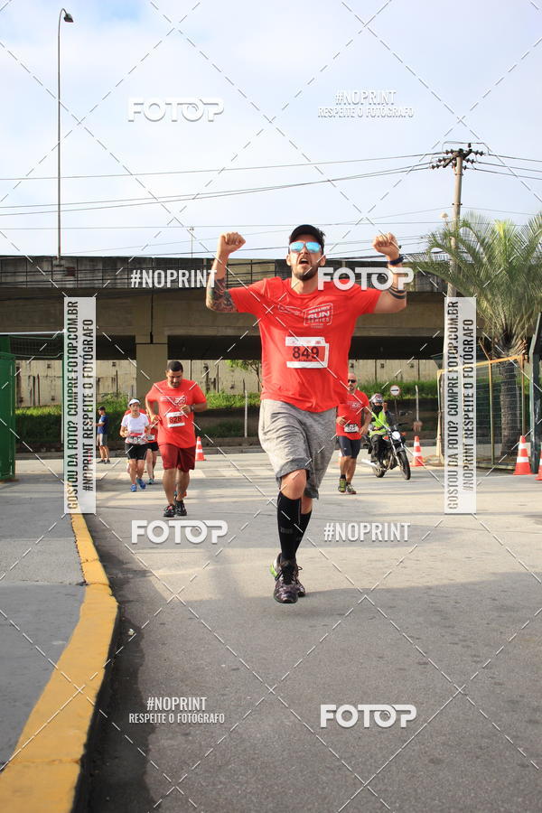 Buy your photos of the eventSantander Track & Field Run Series - Shopping Tambor on Fotop