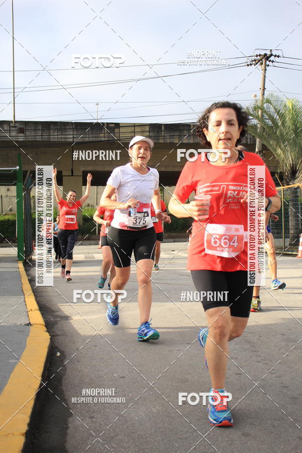 Buy your photos of the eventSantander Track & Field Run Series - Shopping Tambor on Fotop