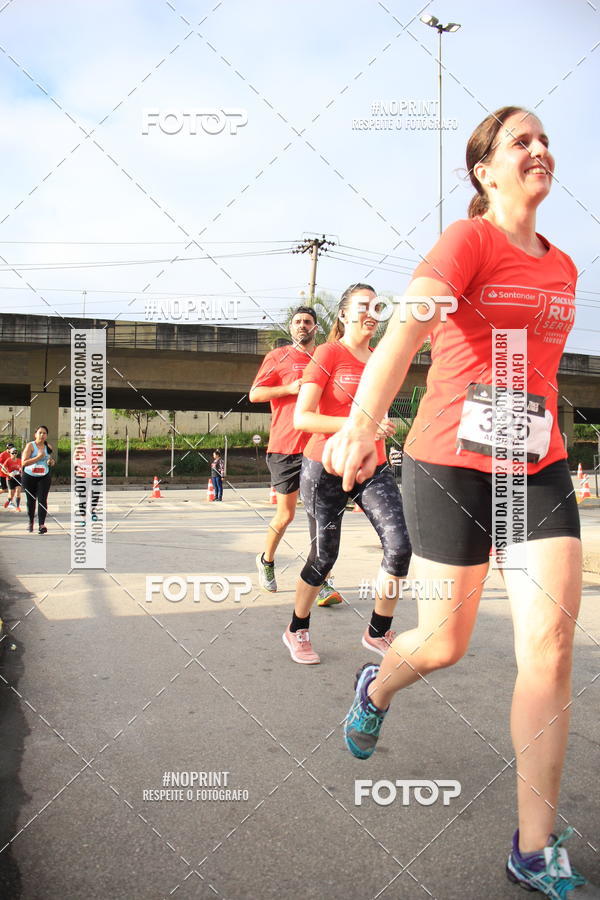 Buy your photos of the eventSantander Track & Field Run Series - Shopping Tambor on Fotop