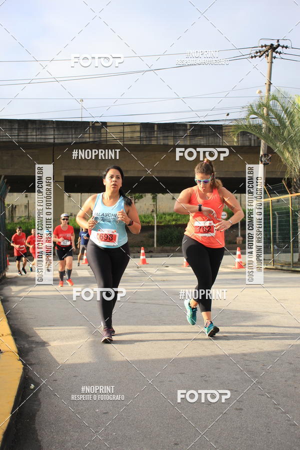 Buy your photos of the eventSantander Track & Field Run Series - Shopping Tambor on Fotop