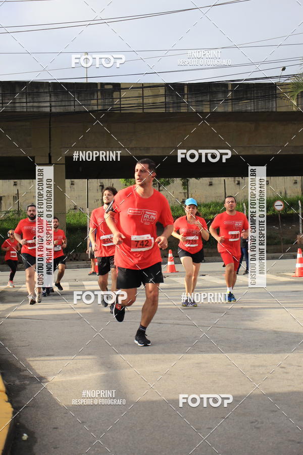 Buy your photos of the eventSantander Track & Field Run Series - Shopping Tambor on Fotop