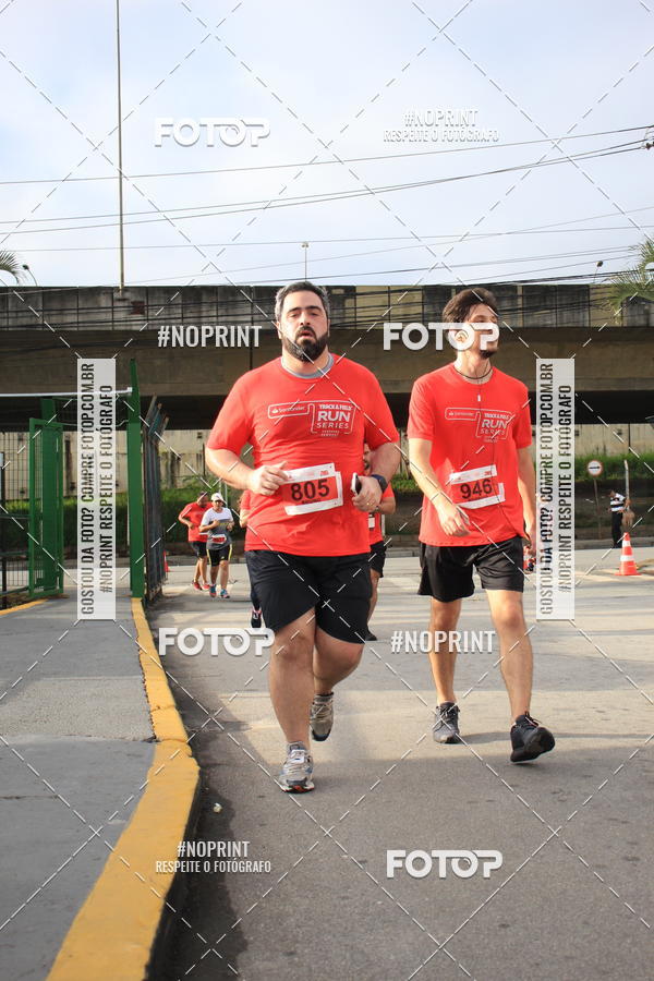 Buy your photos of the eventSantander Track & Field Run Series - Shopping Tambor on Fotop