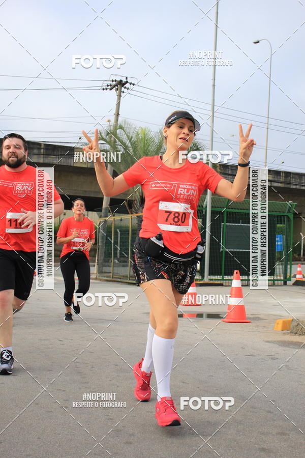 Buy your photos of the eventSantander Track & Field Run Series - Shopping Tambor on Fotop