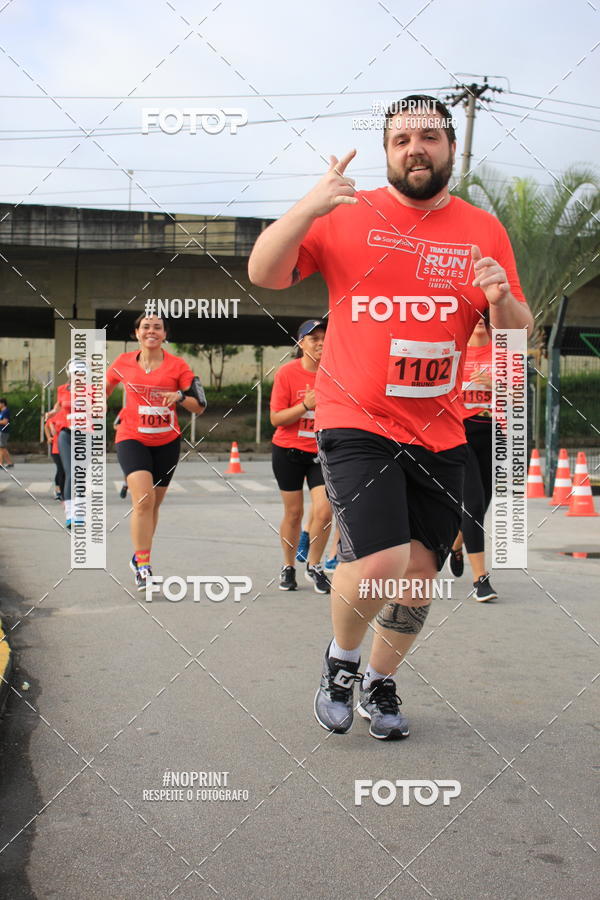 Buy your photos of the eventSantander Track & Field Run Series - Shopping Tambor on Fotop