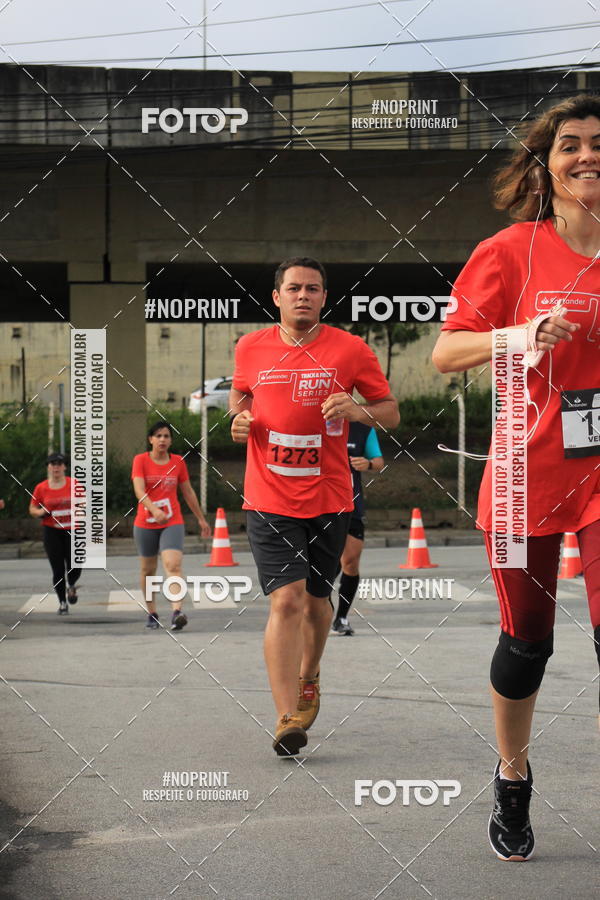Buy your photos of the eventSantander Track & Field Run Series - Shopping Tambor on Fotop