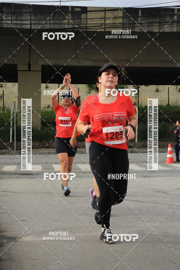 Buy your photos of the eventSantander Track & Field Run Series - Shopping Tambor on Fotop