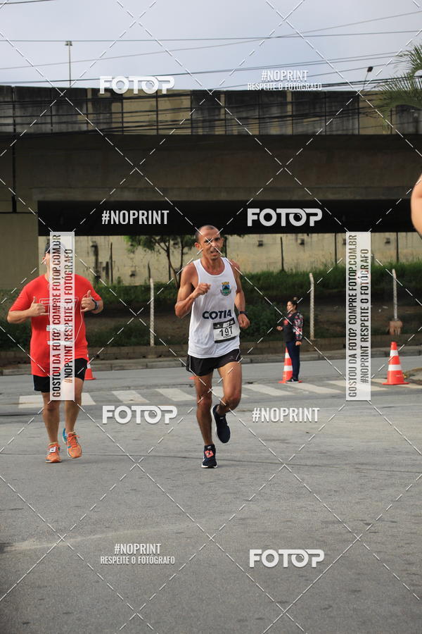 Buy your photos of the eventSantander Track & Field Run Series - Shopping Tambor on Fotop