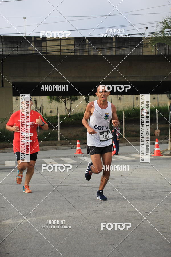 Buy your photos of the eventSantander Track & Field Run Series - Shopping Tambor on Fotop
