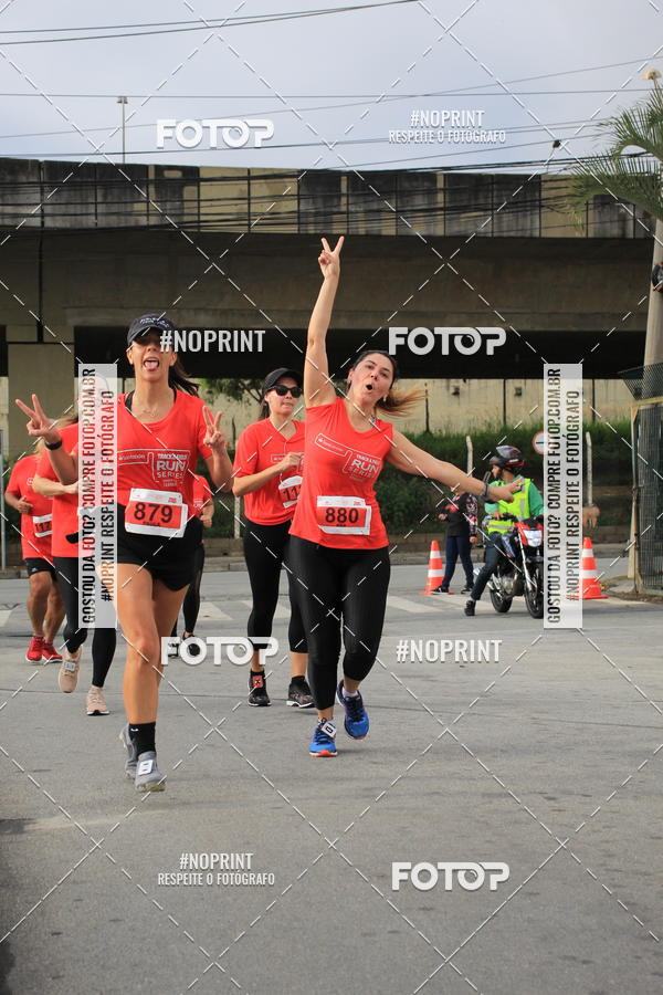 Buy your photos of the eventSantander Track & Field Run Series - Shopping Tambor on Fotop