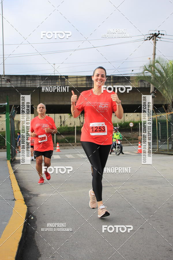 Buy your photos of the eventSantander Track & Field Run Series - Shopping Tambor on Fotop
