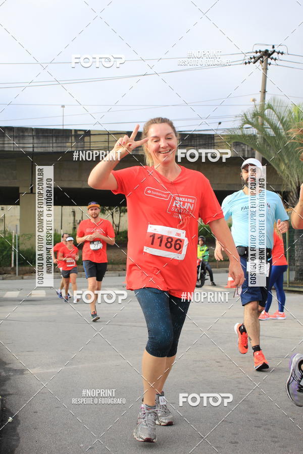 Buy your photos of the eventSantander Track & Field Run Series - Shopping Tambor on Fotop